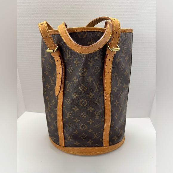 100% Authentic Louis Vuitton Monogram GM Bucket bag. - Picture 3 of 17